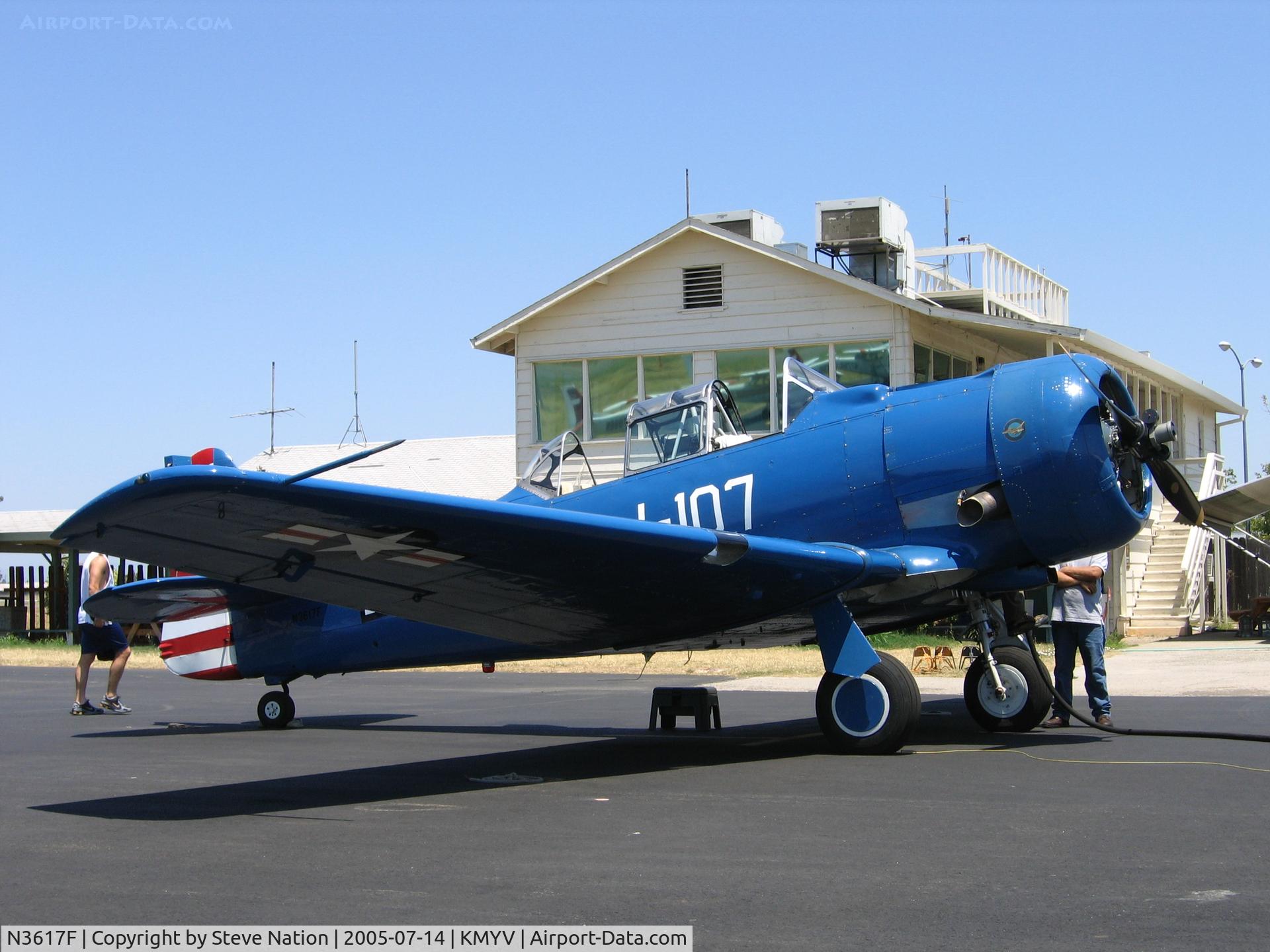 N3617F, 1958 North American AT-6D C/N 90773, North American AT-6D at Marysville, CA for joy rides (interesting color scheme, no? J-107 RNeAF? 90773 USAAF?)