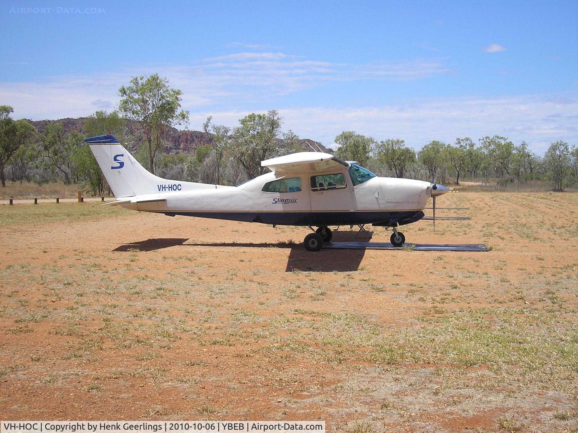 VH-HOC, Cessna 210N Centurion C/N 21064689, Slingair Heliwork , 06 oct '10

Bellburn Airstrip , YBEB