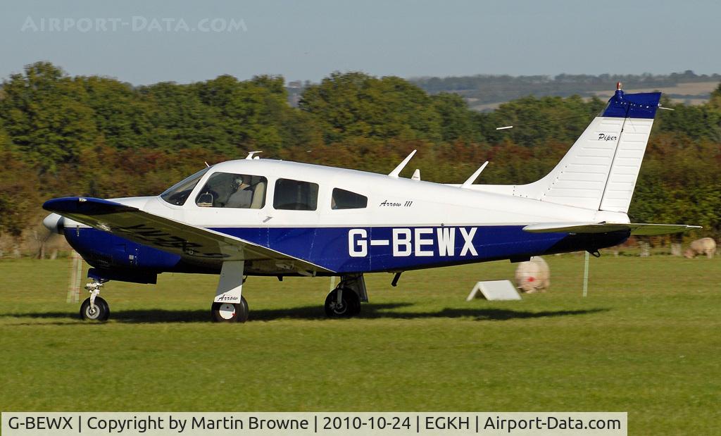 G-BEWX, 1977 Piper PA-28R-201 Cherokee Arrow III C/N 28R-7737070, SHOT AT HEADCORN