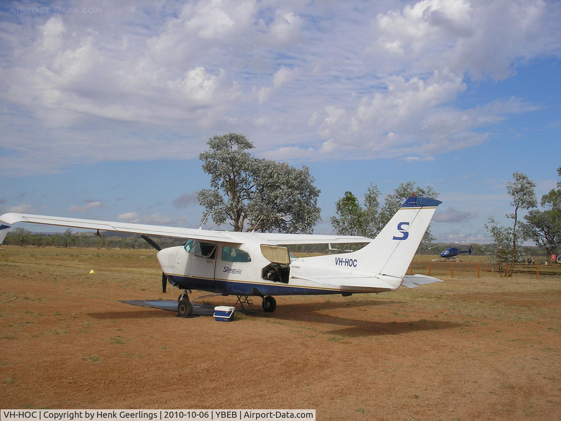 VH-HOC, Cessna 210N Centurion C/N 21064689, Slingair Heliwork , 06 oct '10

Bellburn Airstrip , YBEB , Western Australia