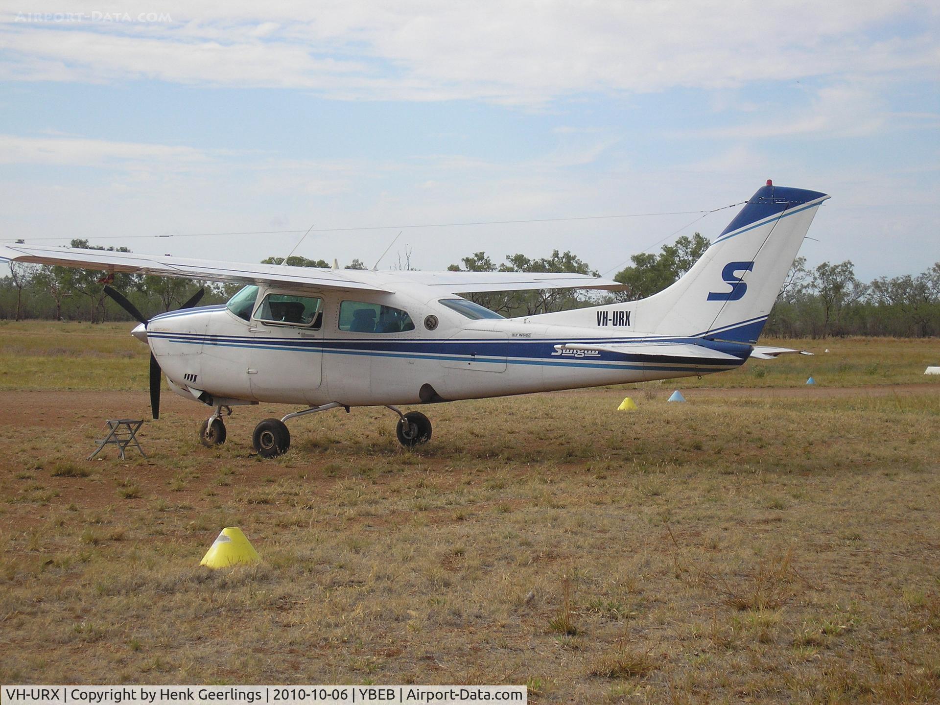 VH-URX, 1981 Cessna 210N Centurion C/N 21064449, VH-URX , Cessna 210N Centurion II , Slingair , Bellburn Airstrip , WA, 06 oct '10