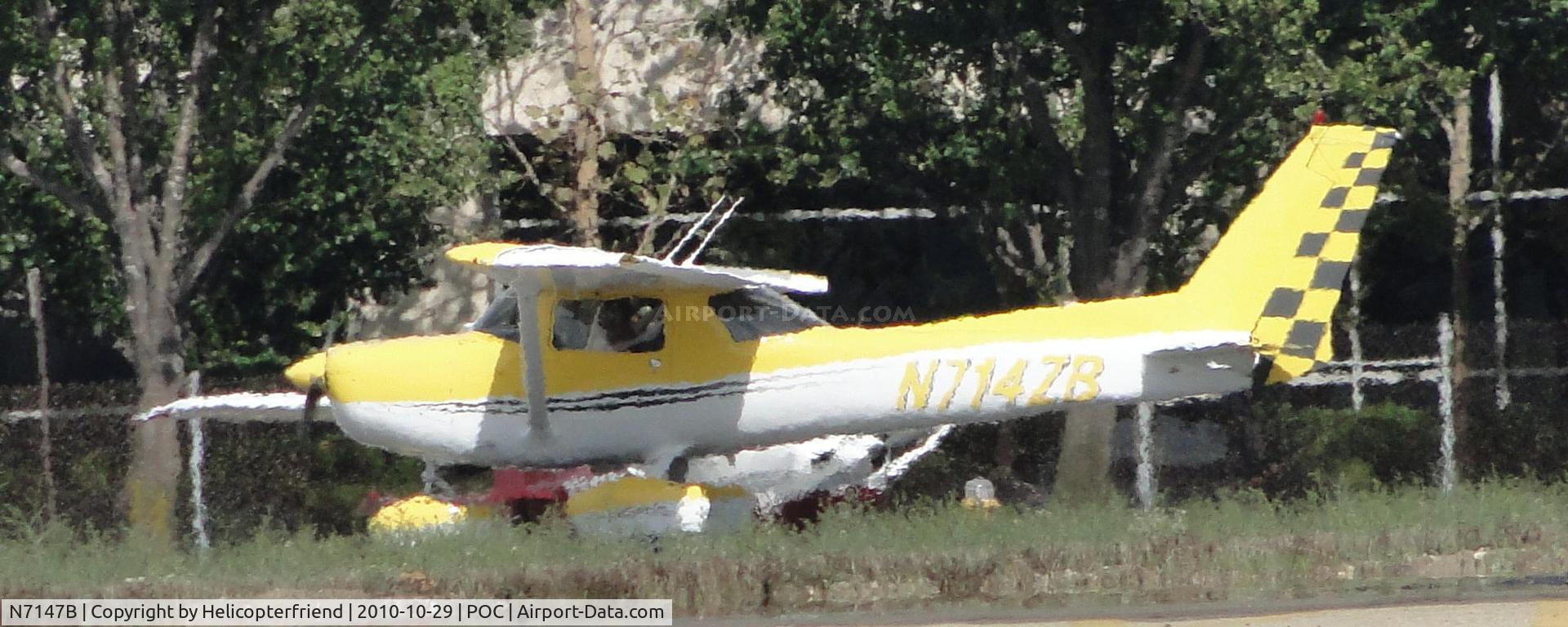 N7147B, 1956 Piper PA-22-150 C/N 22-4369, Taking off on runway 26R