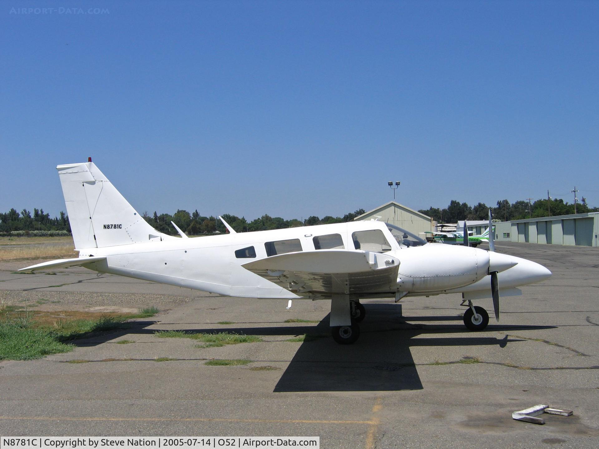 N8781C, 1976 Piper PA-34-200T C/N 34-7670154, All white 1976 Piper PA-34-200T @ Yuba City, CA