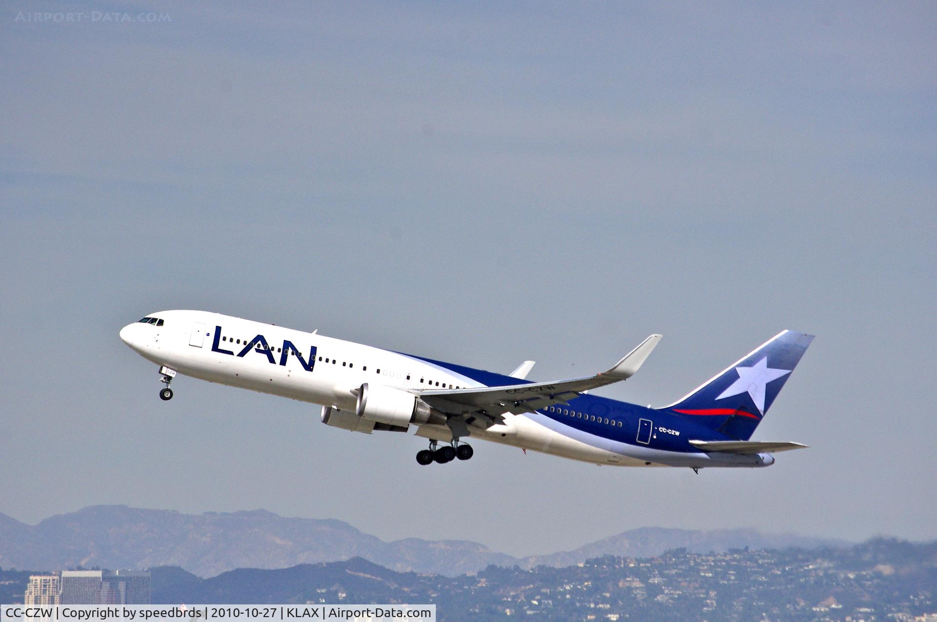 CC-CZW, 1998 Boeing 767-316/ER C/N 29227/698, Lan Chile