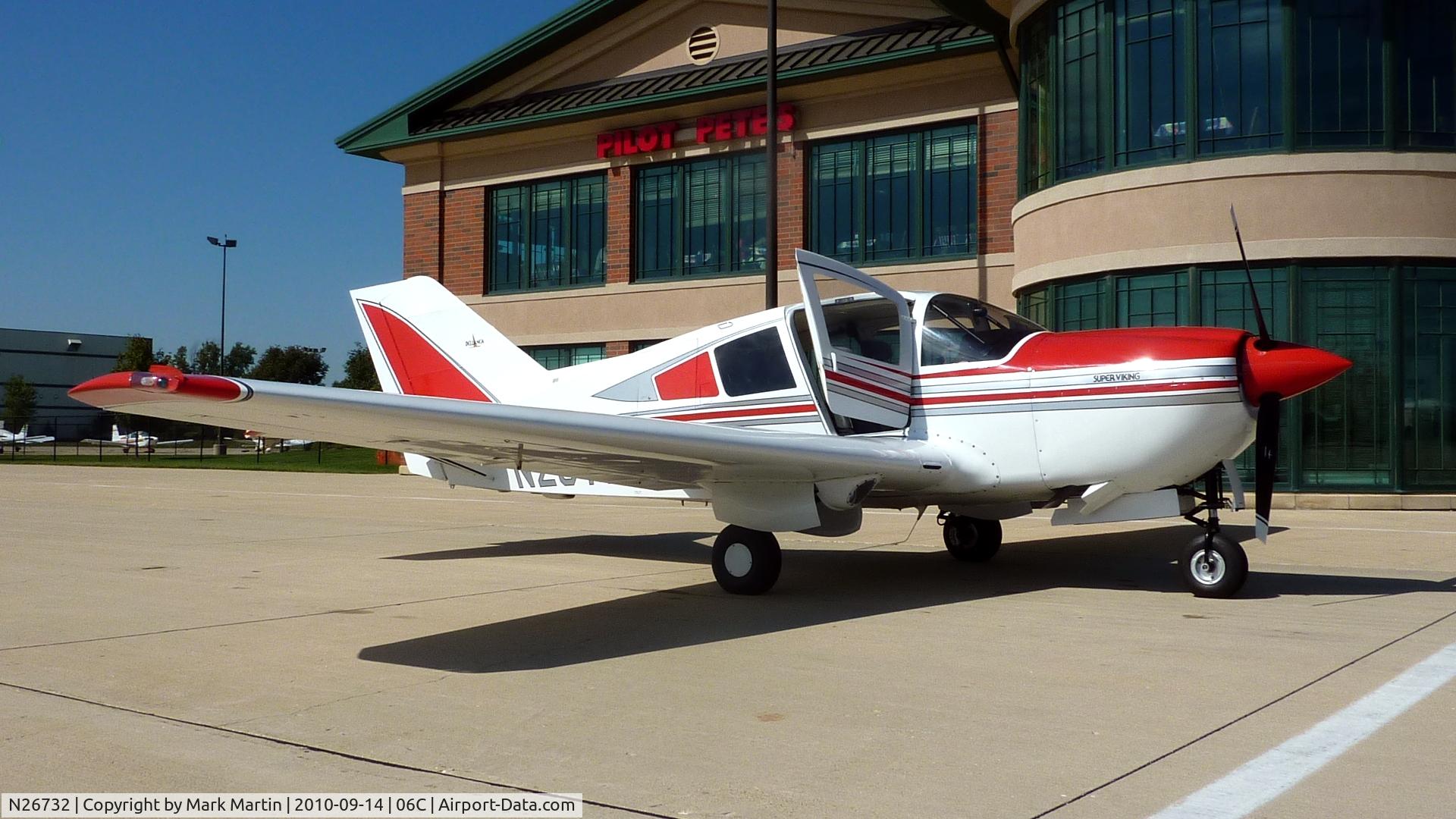 N26732, 1990 Bellanca 17-30A Viking C/N 90-301012, In front of Pilot Pete's restaurant in Schaumburg, IL