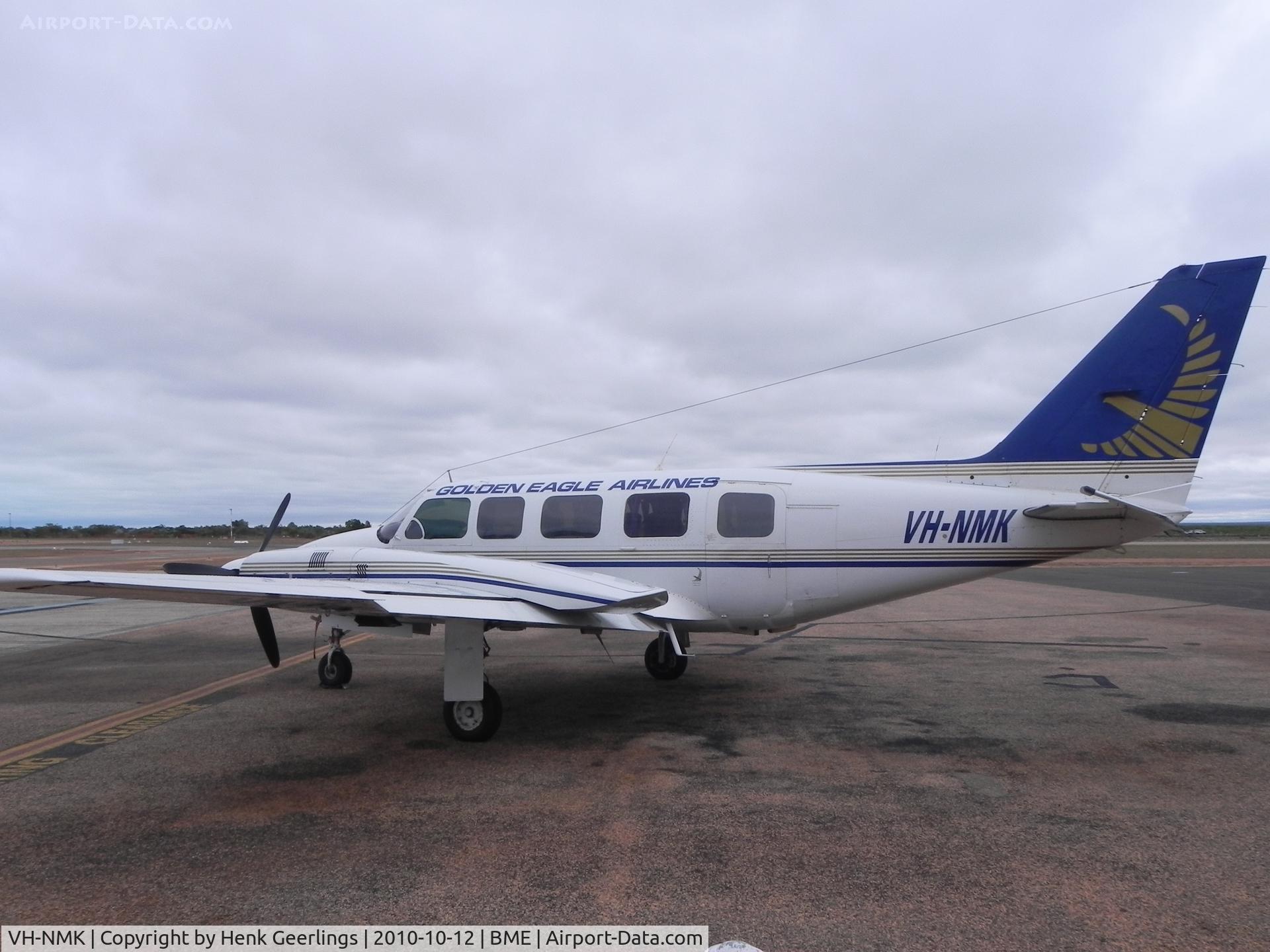 VH-NMK, 1981 Piper PA-31-350 Chieftain C/N 31-8152163, Golden Eagle Airlines, Broome,