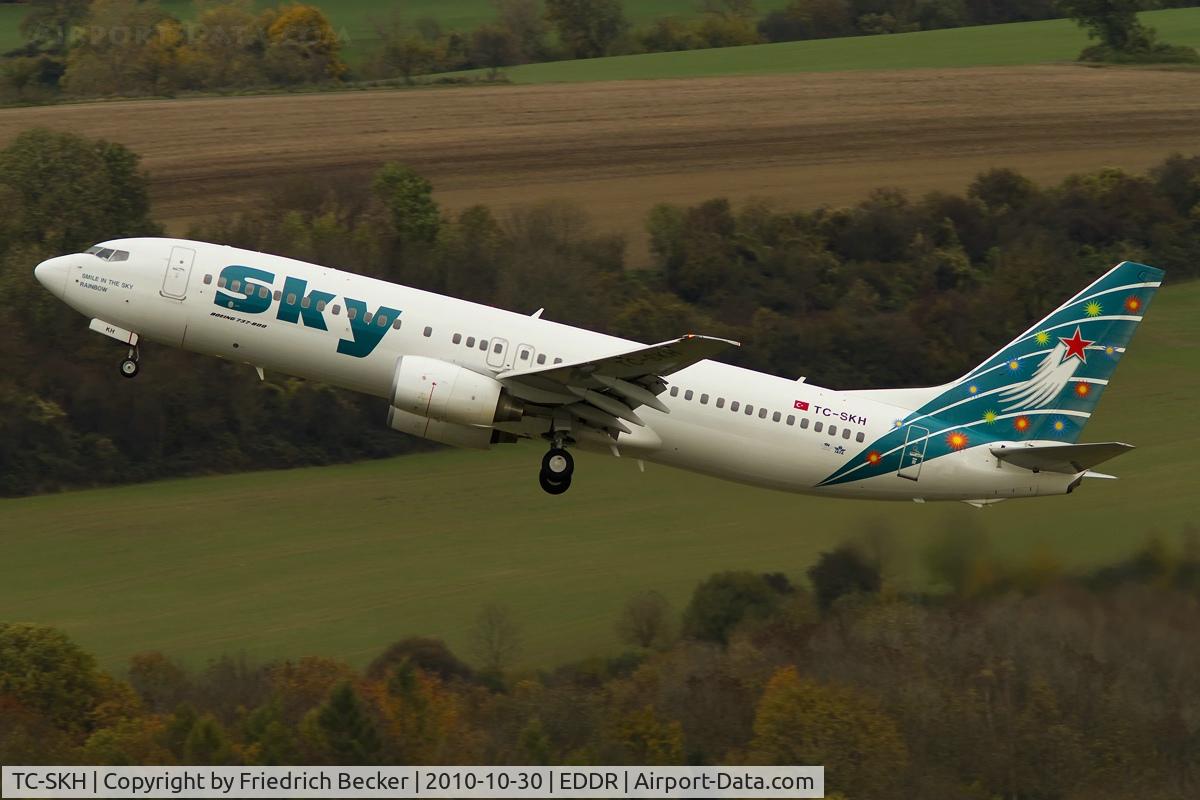TC-SKH, 2007 Boeing 737-8BK C/N 29644, climb out after take off