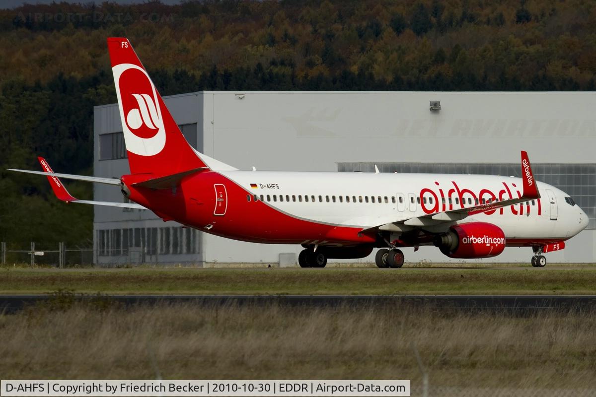 D-AHFS, 2000 Boeing 737-8K5 C/N 28623, taxying to the gate