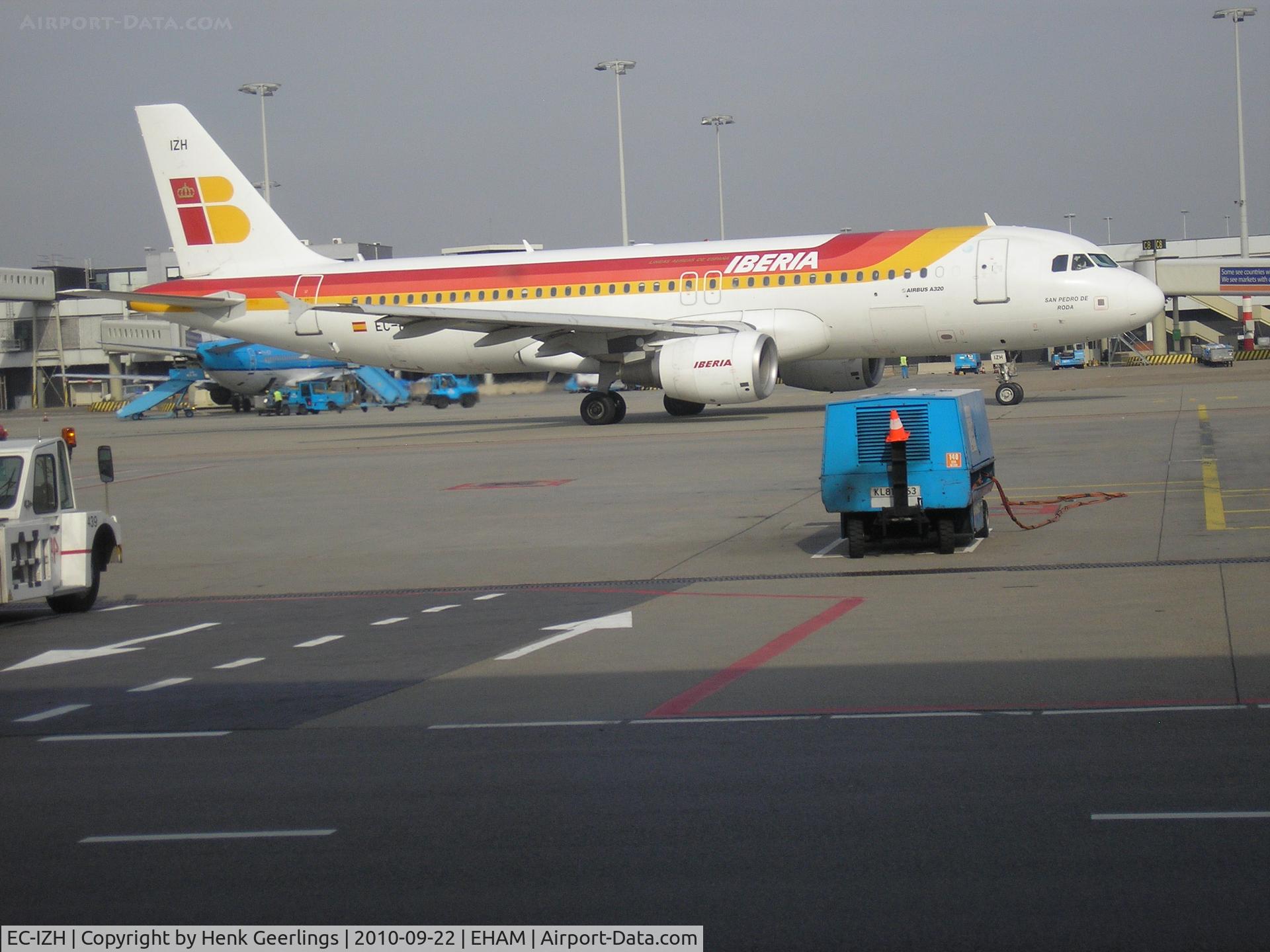 EC-IZH, 2004 Airbus A320-214 C/N 2225, Schiphol