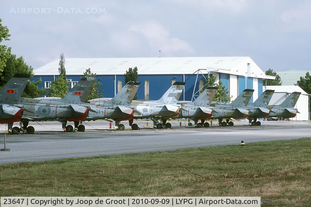 23647, Soko G-4 Super Galeb C/N 005, Since the split of Serbia and Montenegro the Montenegrin AF came into being. On the flightline are some of the Super Galbes. The left two have the new Montenegrin markings.
