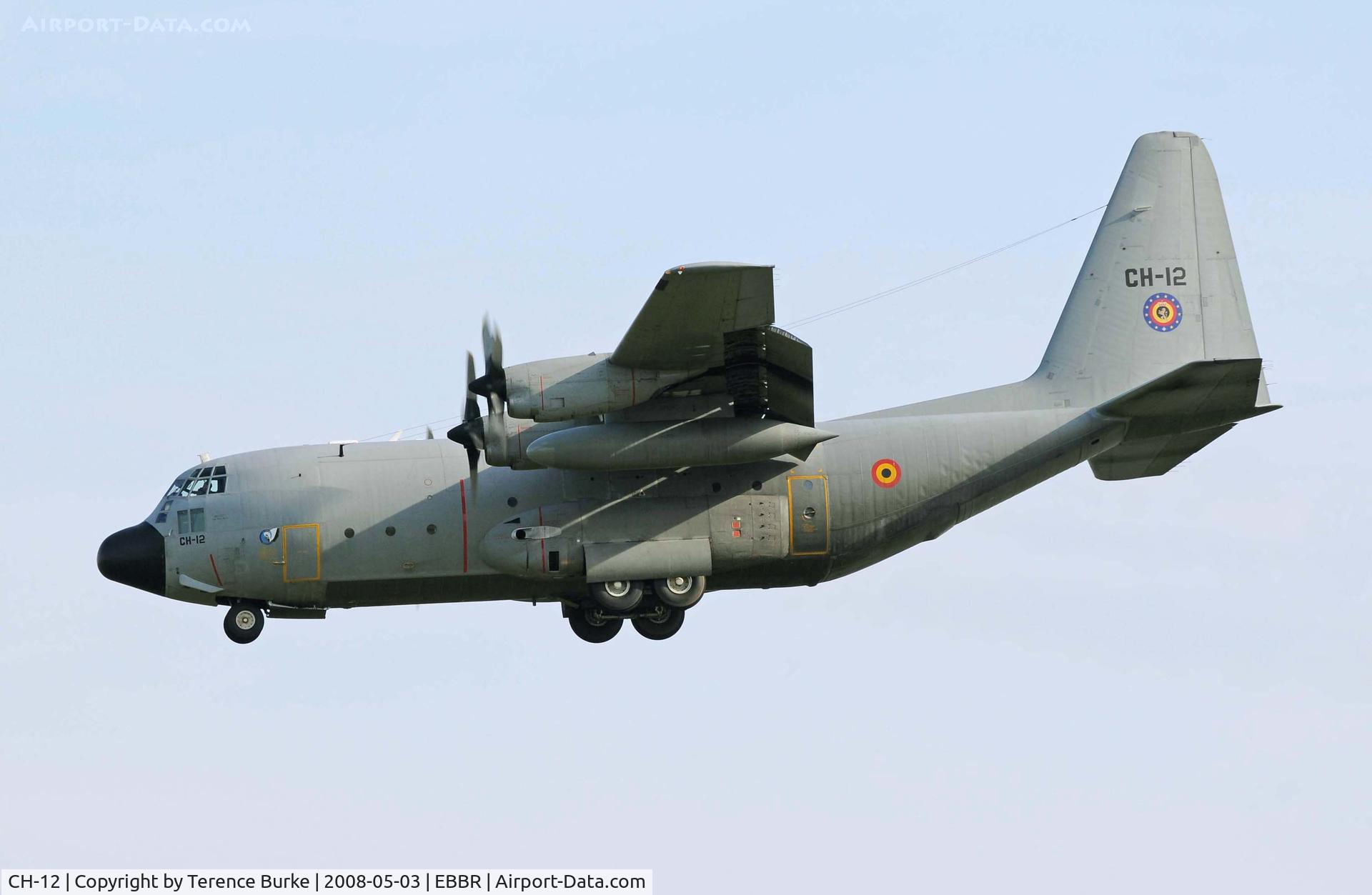 CH-12, 1971 Lockheed C-130H Hercules C/N 382-4483, Short finals 07L Brussels