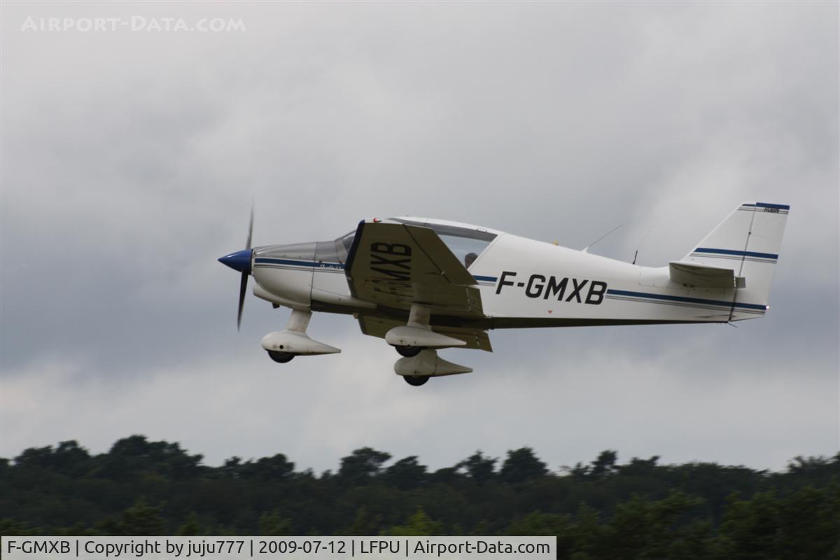 F-GMXB, Robin DR-400-120 C/N 2212, on display