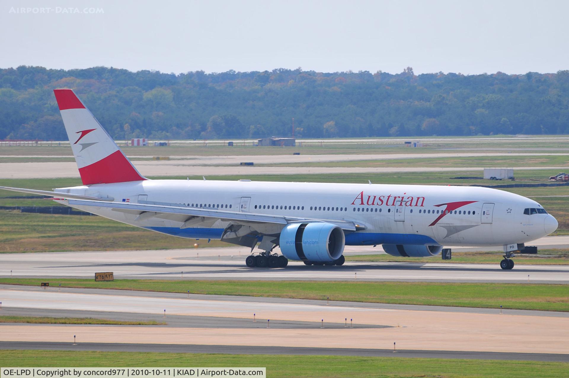 OE-LPD, 2006 Boeing 777-2Z9/ER C/N 35960, 10/11/2010