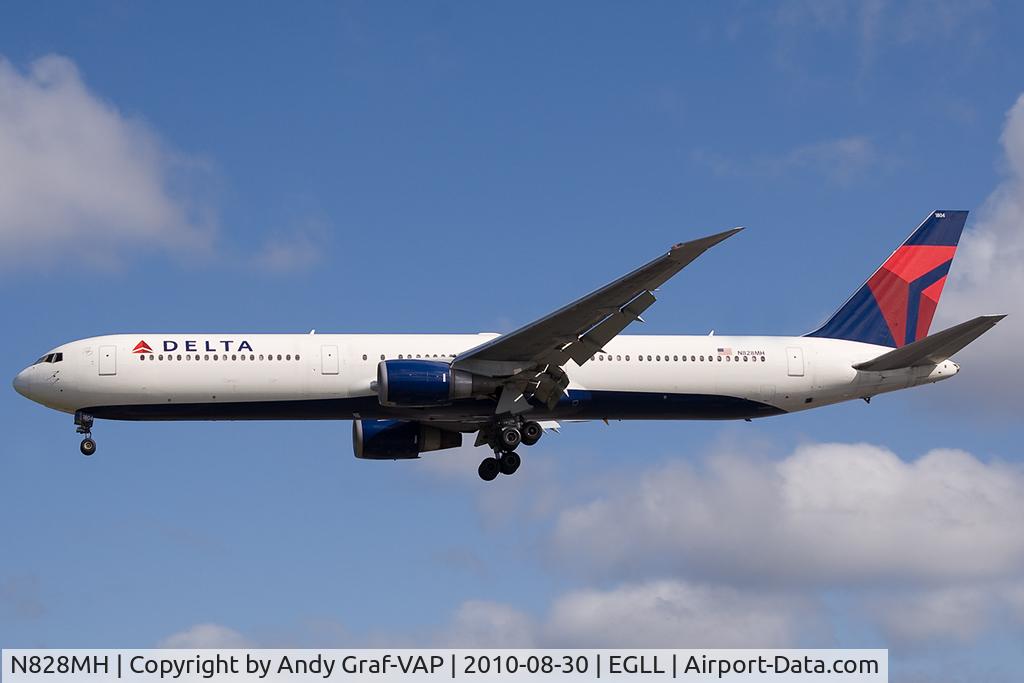 N828MH, 2000 Boeing 767-432/ER C/N 29699, Delta Airlines 767-400