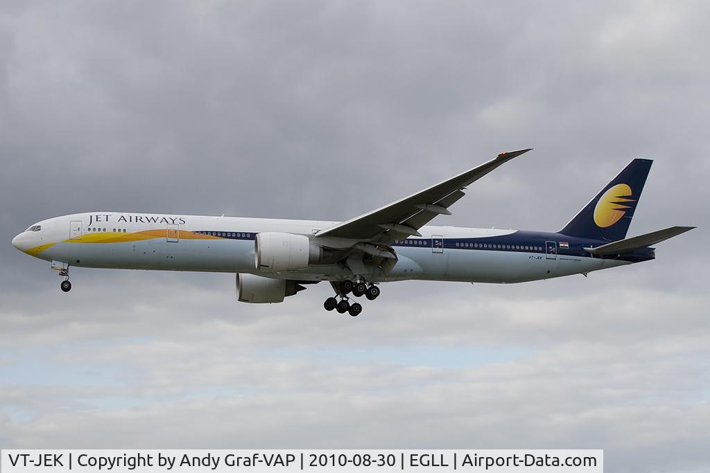 VT-JEK, 2008 Boeing 777-35R C/N 35165/696, Jet Airways 777-300