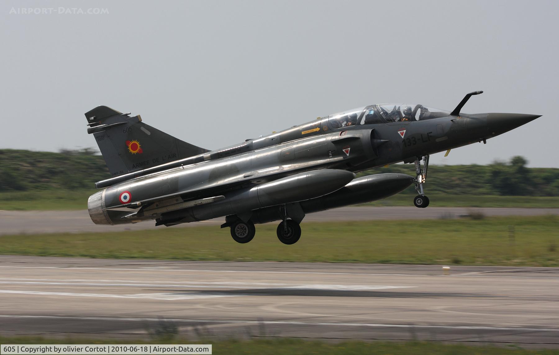 605, Dassault Mirage 2000D C/N 397, landing at orleans AB