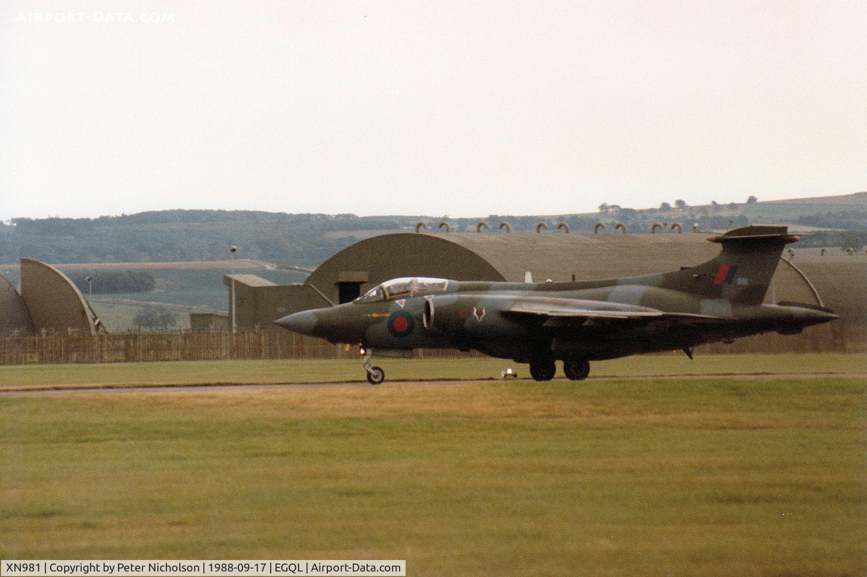XN981, 1965 Hawker Siddeley Buccaneer S.2B C/N B3-08-63, Buccaneer S.2B of 12 Squadron at RAF Lossiemouth taxying to the active runway for display at the 1988 RAF Leuchars Airshow.
