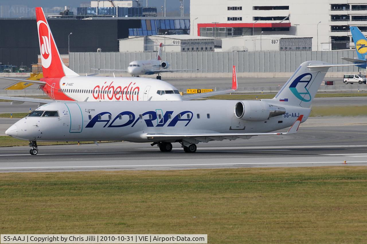 S5-AAJ, 2004 Bombardier CRJ-200ER (CL-600-2B19) C/N 8010, Adria
