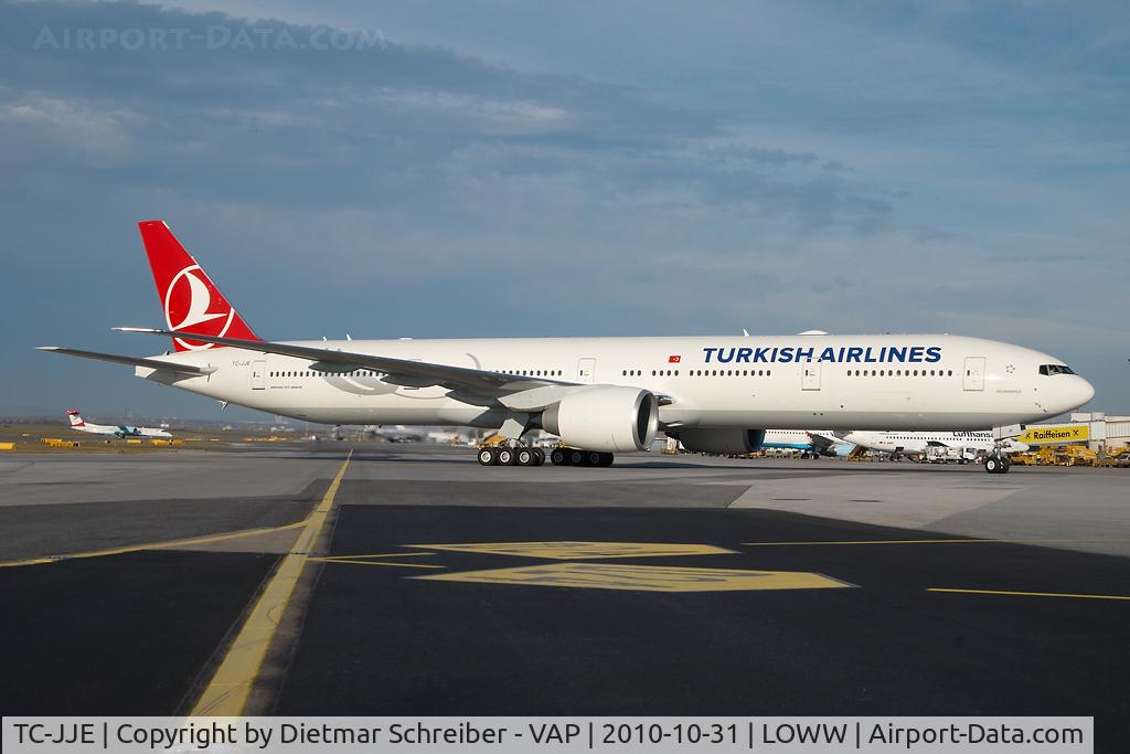 TC-JJE, 2010 Boeing 777-3F2/ER C/N 40707, Turkish Airlines Boeing 777-300