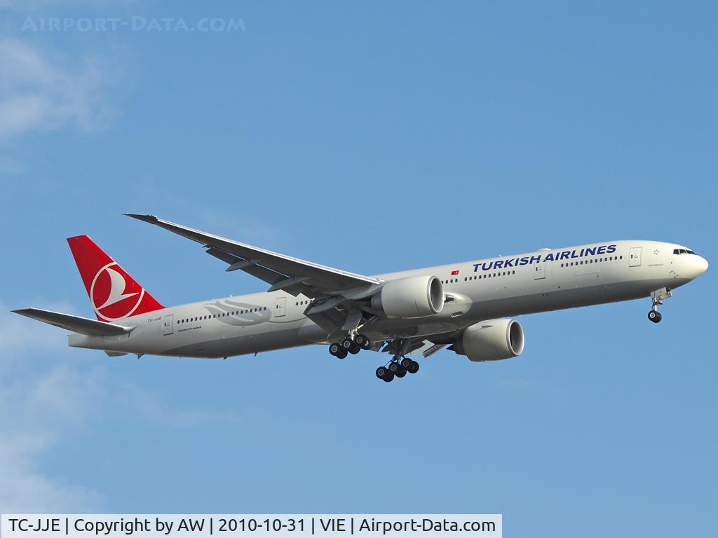 TC-JJE, 2010 Boeing 777-3F2/ER C/N 40707, TC-JJE First landing in Vienna of this brandnew Triple Seven, del. 10/2010