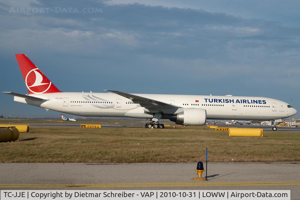 TC-JJE, 2010 Boeing 777-3F2/ER C/N 40707, Turkish Airlines Boeing 777-300