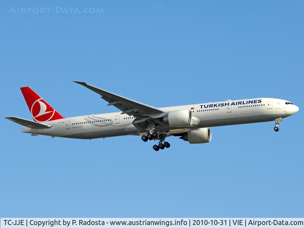 TC-JJE, 2010 Boeing 777-3F2/ER C/N 40707, TC-JJE First landing in Vienna of this brandnew Triple Seven, del. 10/2010