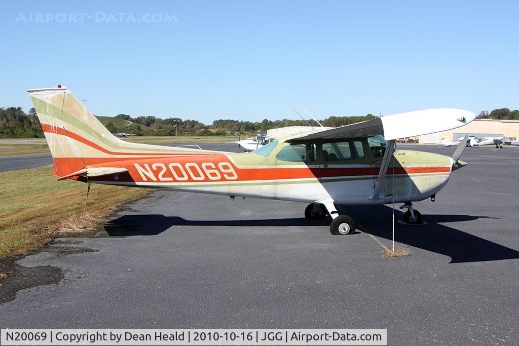 N20069, 1972 Cessna 172M C/N 17260981, 1972 Cessna 172M N20069 parked on the ramp at Williamsburg-Jamestown Airport.