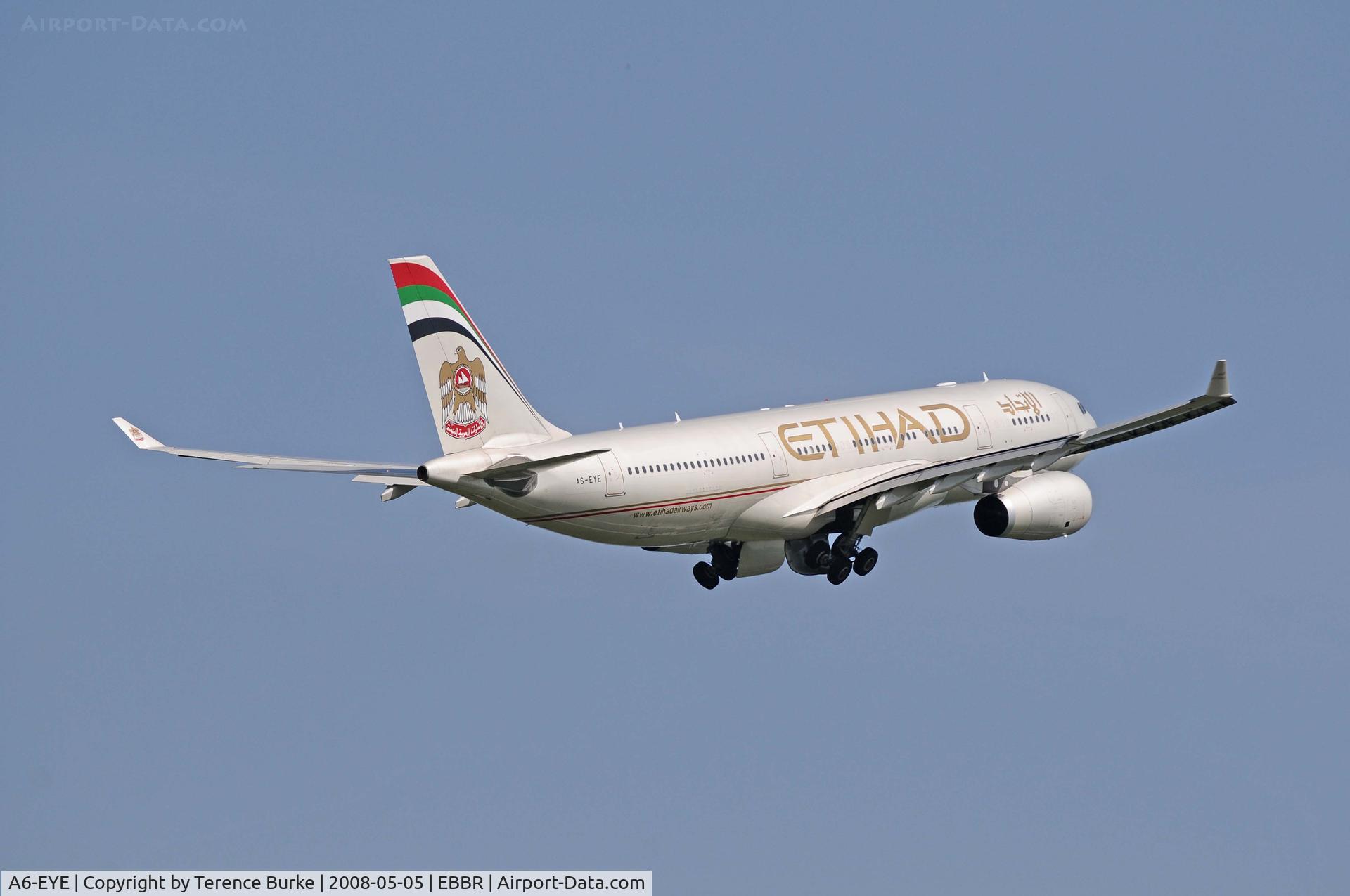 A6-EYE, 2005 Airbus A330-243 C/N 688, Out of RNY 07R Brussels