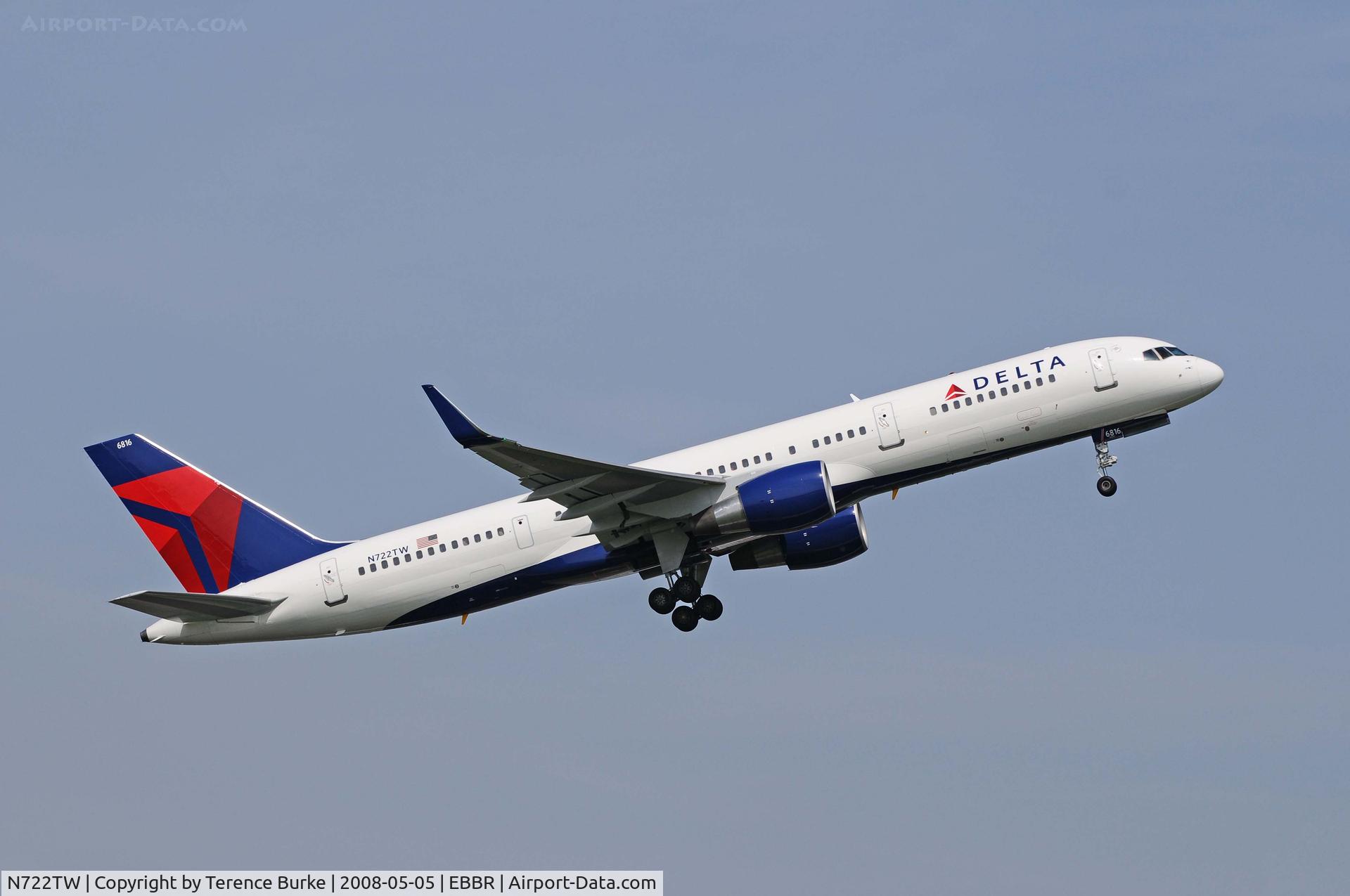 N722TW, 1999 Boeing 757-231 C/N 29385, Lift off , RNY 07R Brussels