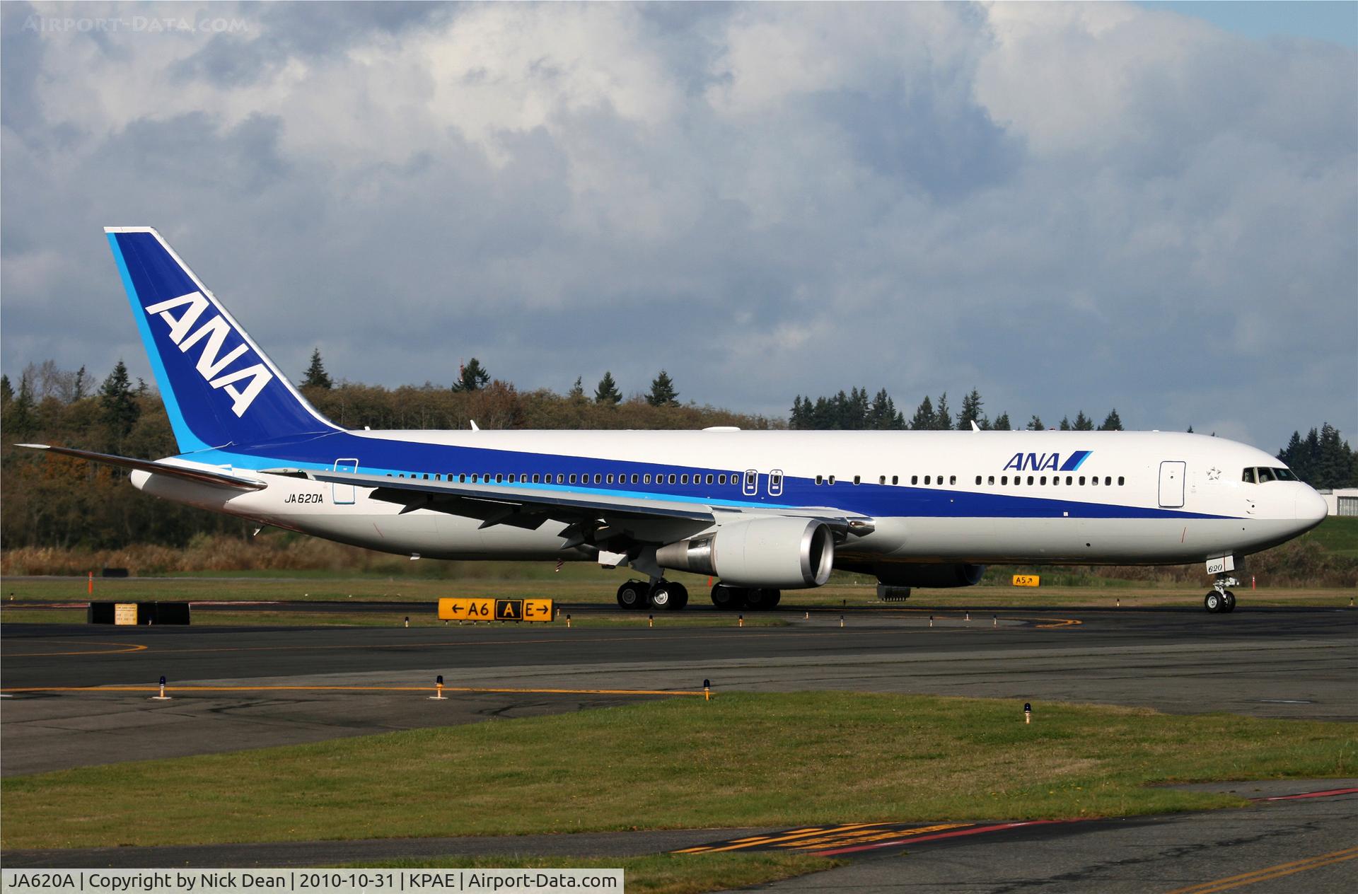 JA620A, 2010 Boeing 767-381/ER C/N 40565, KPAE Boeing 926