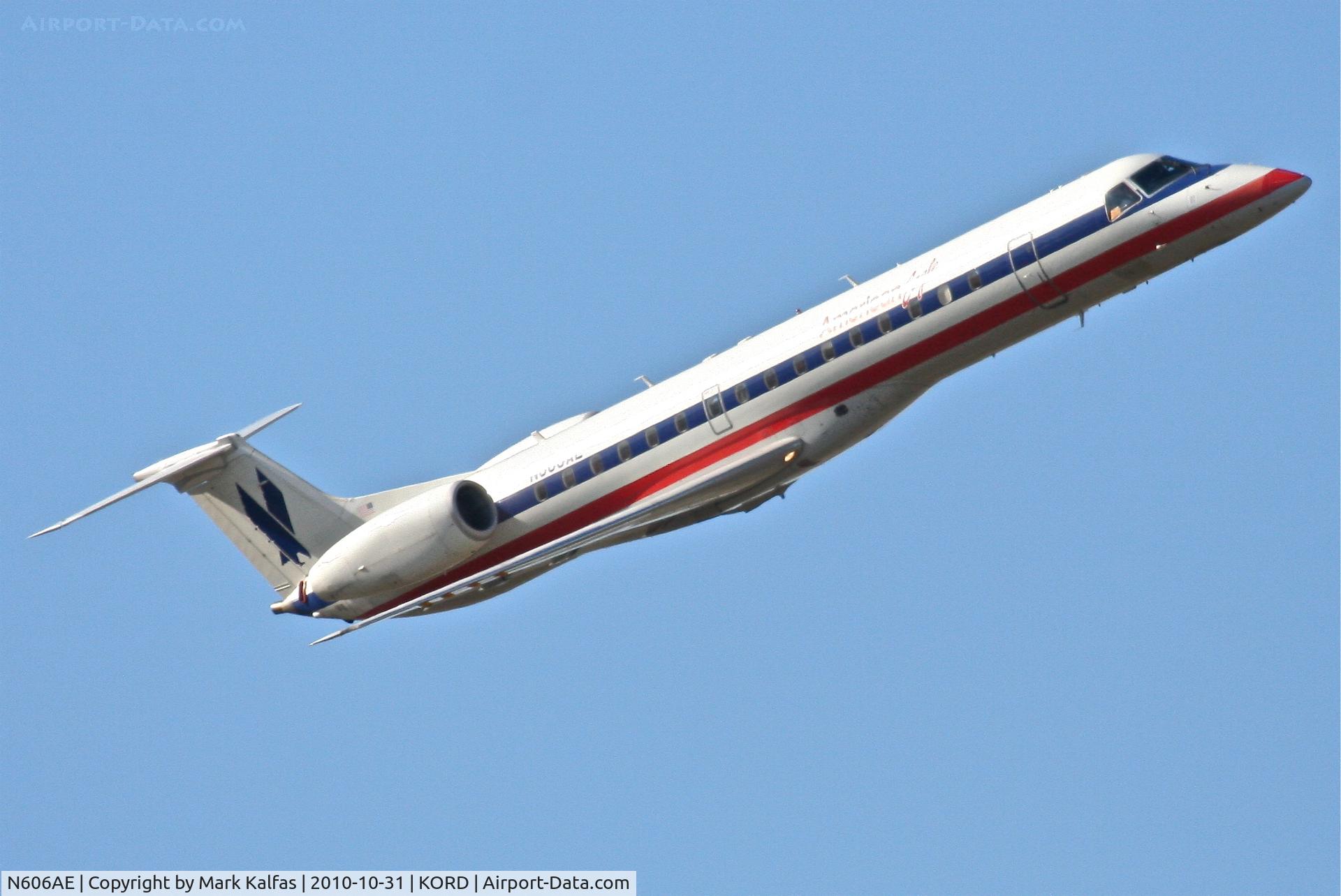N606AE, 1998 Embraer ERJ-145LR (EMB-145LR) C/N 145062, American Eagle Embraer EMB-145LR, EGF4125 32R crosswind departure KORD en-route to CYYZ.