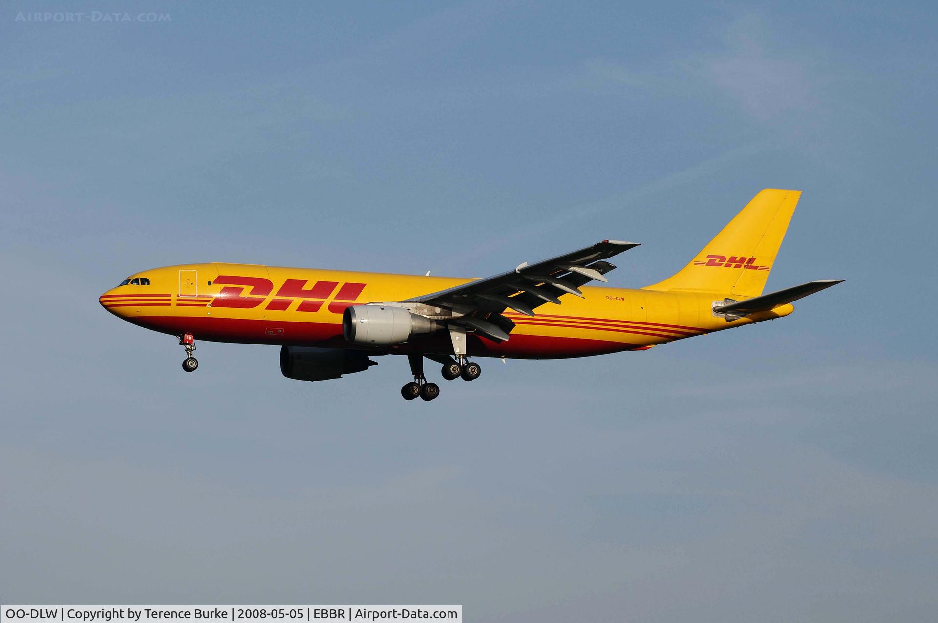 OO-DLW, 1982 Airbus A300B4-203(F) C/N 199, Short finals,  RNY 02 Brussels