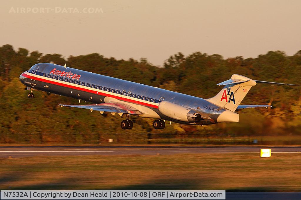 N7532A, 1990 McDonnell Douglas MD-82 (DC-9-82) C/N 49924, American Airlines N7532A (FLT AAL1069) departing RWY 5 en route to Dallas/Fort Worth Int'l (KDFW)