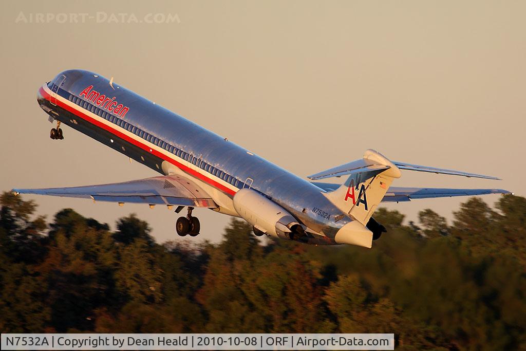 N7532A, 1990 McDonnell Douglas MD-82 (DC-9-82) C/N 49924, American Airlines N7532A (FLT AAL1069) departing RWY 5 en route to Dallas/Fort Worth Int'l (KDFW)