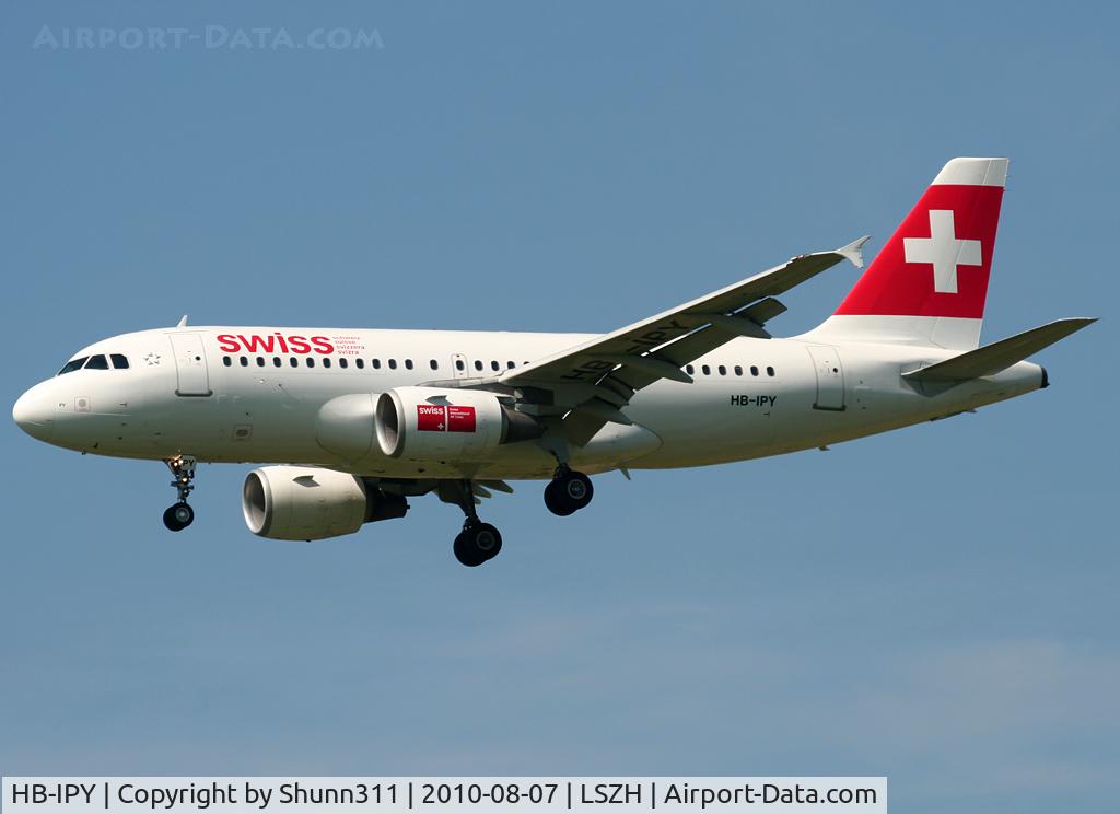 HB-IPY, 1996 Airbus A319-112 C/N 621, Landing rwy 14
