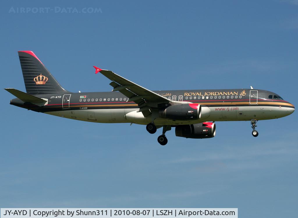 JY-AYD, Airbus A320-214 C/N 2598, Landing rwy 14