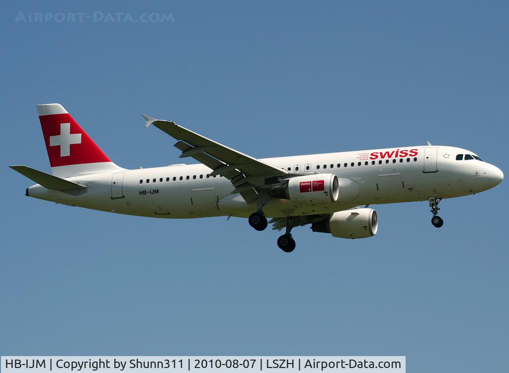 HB-IJM, 1996 Airbus A320-214 C/N 635, Landing rwy 14
