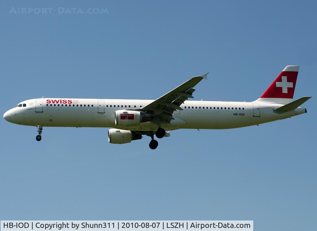 HB-IOD, 1995 Airbus A321-111 C/N 522, Landing rwy 14
