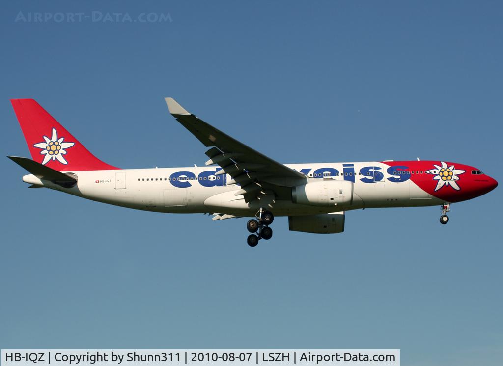 HB-IQZ, 2000 Airbus A330-243 C/N 369, Landing rwy 14