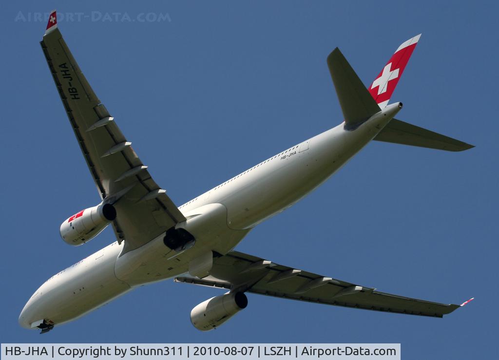 HB-JHA, 2009 Airbus A330-343 C/N 1000, Taking off rwy 34