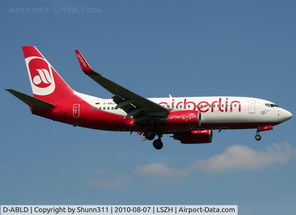 D-ABLD, 2008 Boeing 737-76J C/N 36117, Landing rwy 14