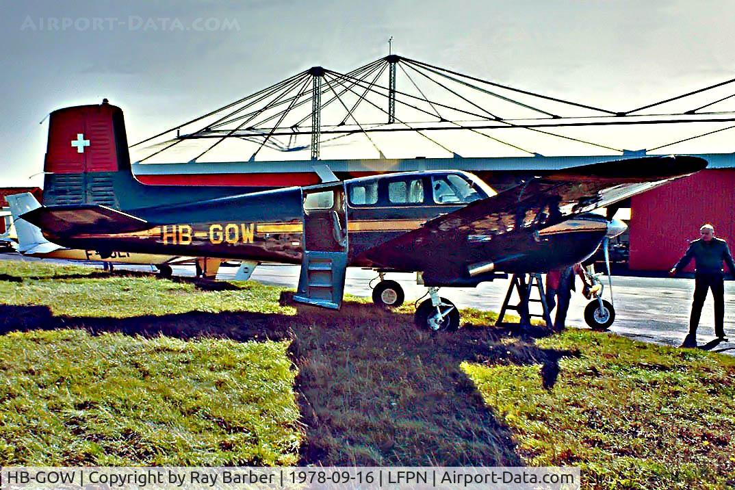 HB-GOW, 1961 Beech D50E Twin Bonanza C/N DH-318, Beech H50 Twin Bonanza [DH-318] Toussus Le Noble~F 16/09/1978. Taken from a slide.