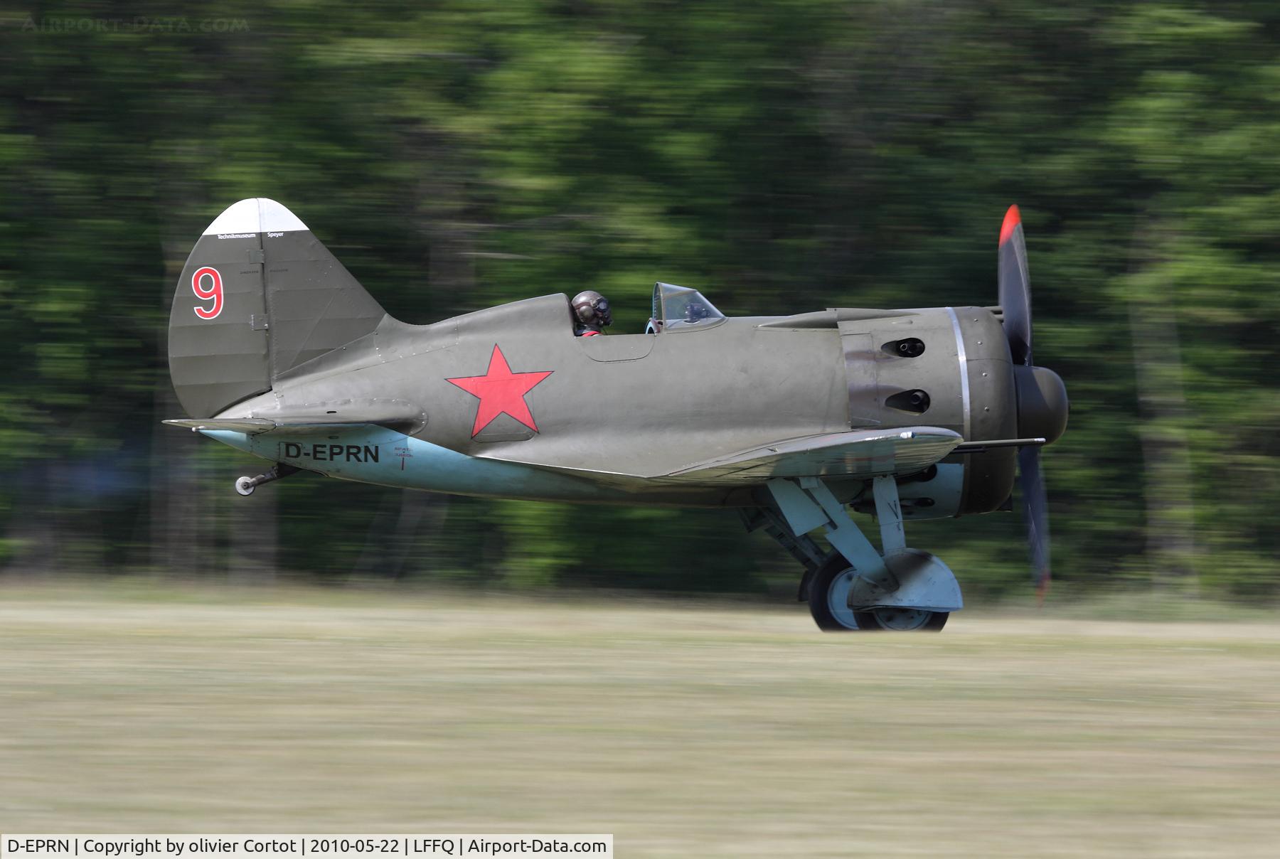 D-EPRN, Polikarpov I-16 Rata C/N 2421319, Hard to land with this aircraft ! Ferté Alais 2010