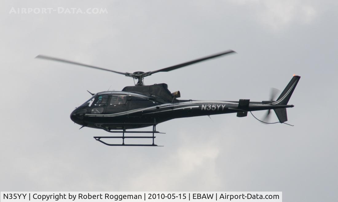 N35YY, Aerospatiale AS-350B-2 Ecureuil C/N 4673, Departing