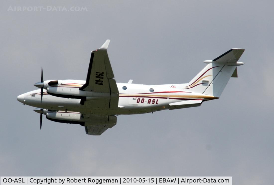 OO-ASL, 1982 Beech 200C Super King Air C/N BL-49, Departing.
ASL