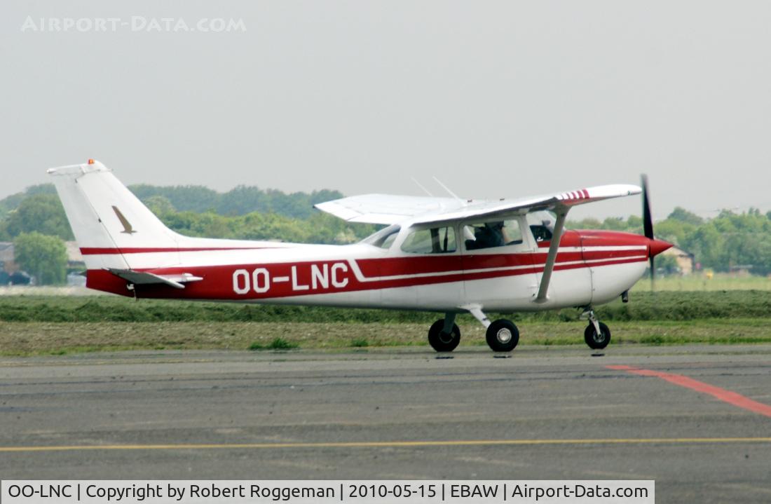 OO-LNC, 1976 Reims F172M Skyhawk Skyhawk C/N 1510, Taxiing in