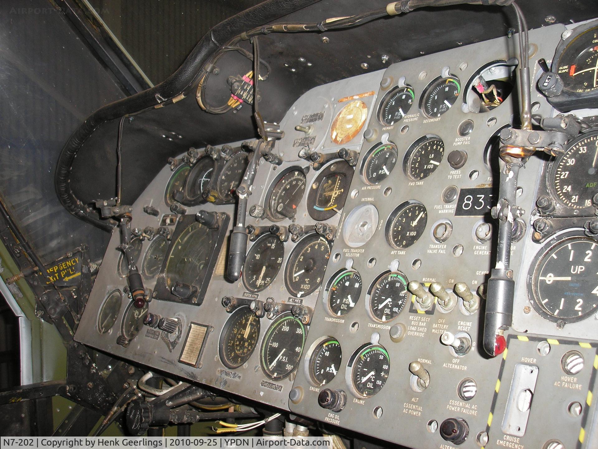 N7-202, Westland Wessex HAS.31A C/N WA202, Darwin Aviation Museum,Cockpit Wessex