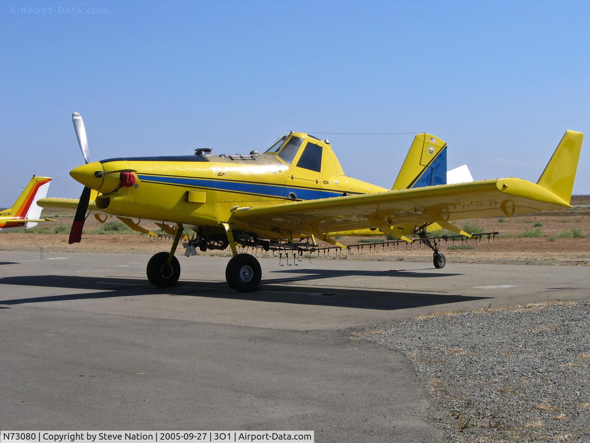 N73080, 1985 Air Tractor Inc AT-400 C/N 400-0639, Newman Flying Service 1985 AT-400 with spray gear at Gustine, CA (sold to Tall Towers Aviation, Page, ND in May 2006)