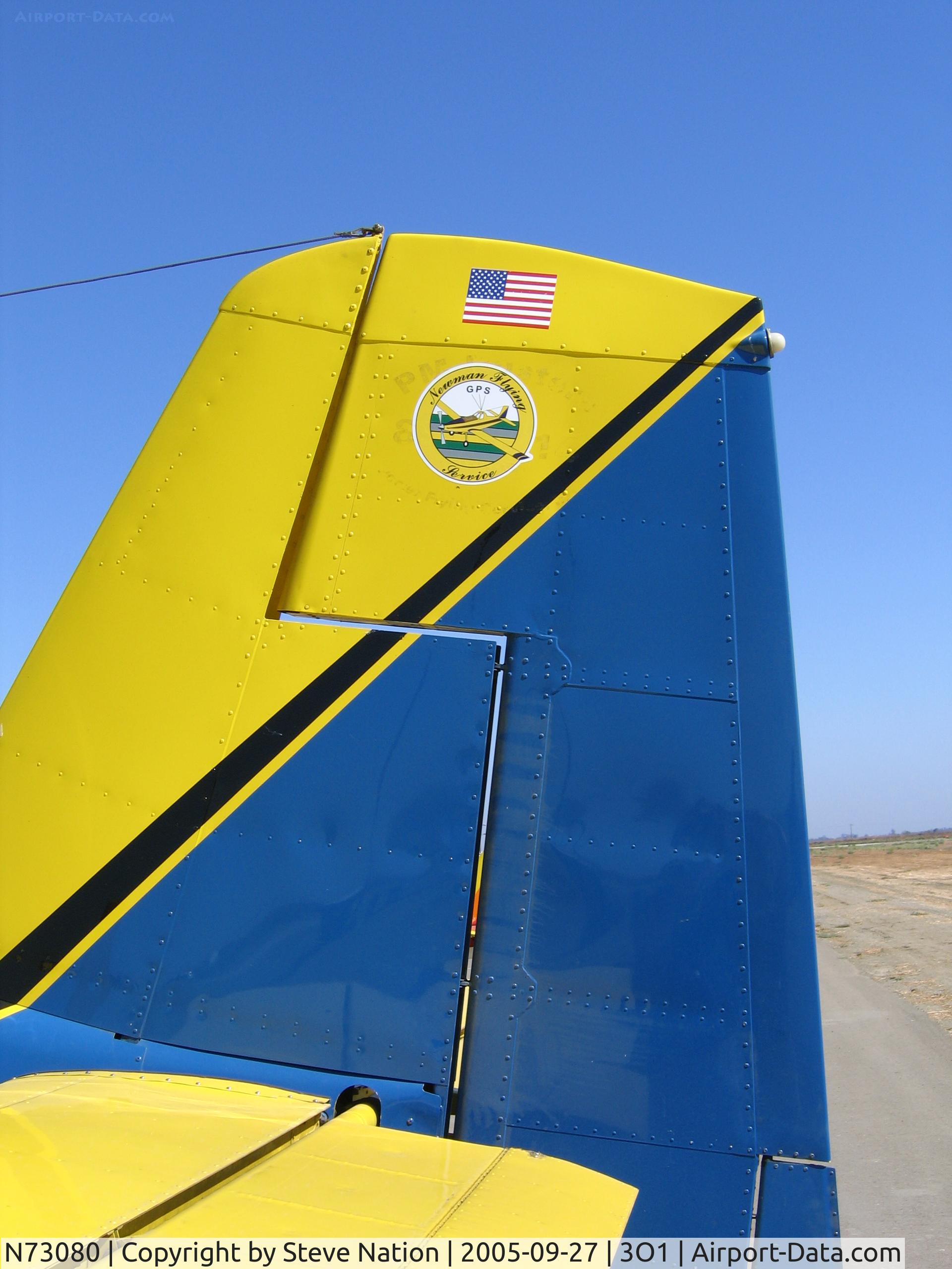N73080, 1985 Air Tractor Inc AT-400 C/N 400-0639, CLOSE-UP Newman Flying Service logo on 1985 AT-400 with spray gear at Gustine, CA (sold to Tall Towers Aviation, Page, ND in May 2006)