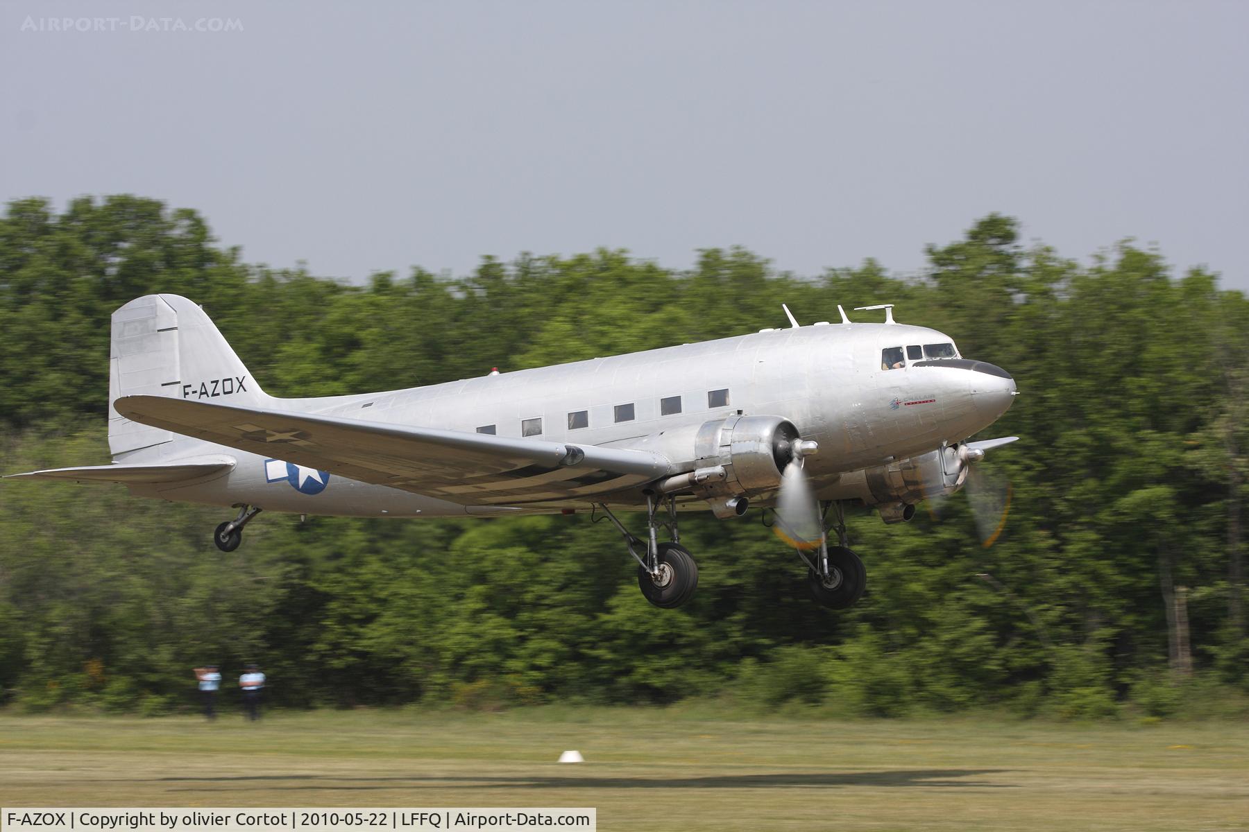 F-AZOX, 1945 Douglas DC-3C-S1C3G (C-47B-35-DK) C/N 16604, Ferté Alais 2010